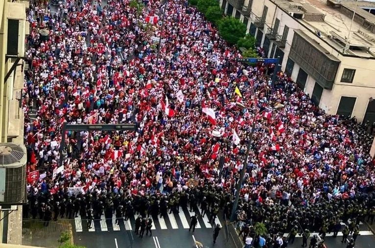 peru:  piden la renuncia de pedro castillo