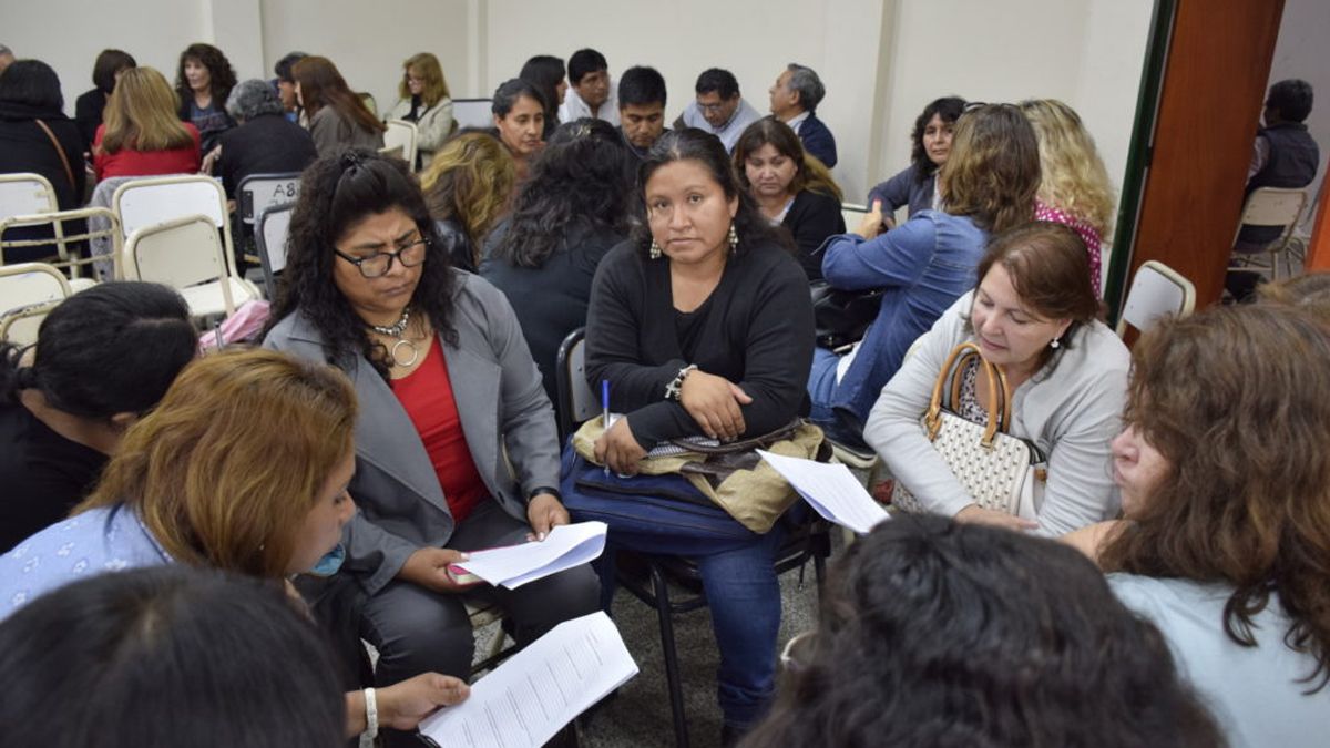 Los docentes regresan a las aulas para la primera jornada institucional
