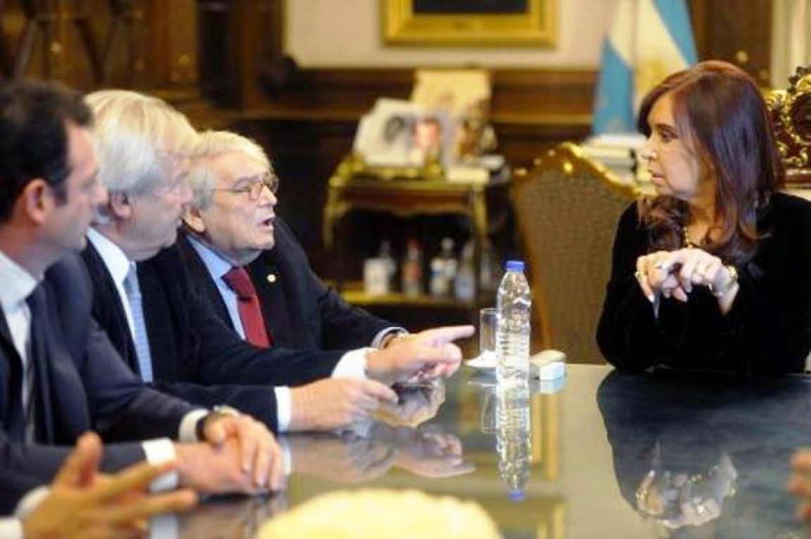 Cristina con la UIA