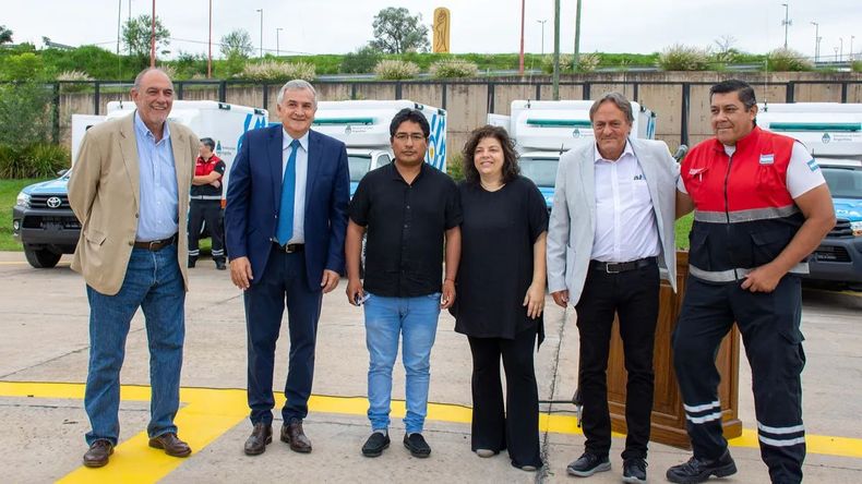 Carla Vizzotti junto al gobernador y ministros de Jujuy.