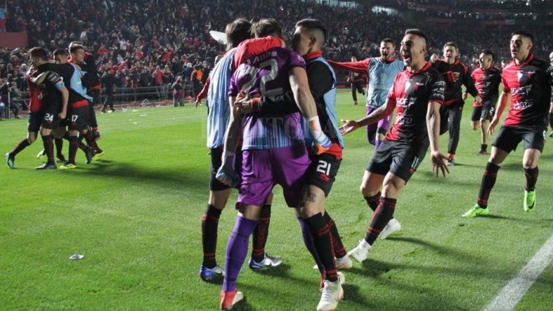 Colón hizo historia otra vez y eliminó a San Pablo por penales