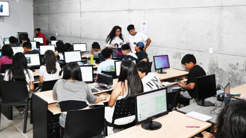 Dictarán cursos tecnológicos en el Faro del Saber: desde cuándo y cuál es la duración