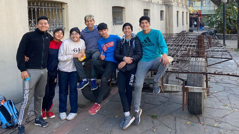 Carroceros de la Escuela Normal para la Fiesta Nacional de los Estudiantes 2022.
