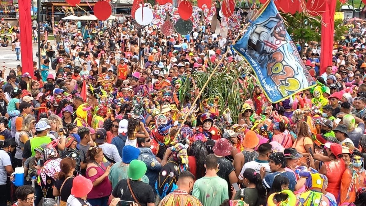 Carnaval de Los Tekis: se realizó el tradicional desentierro