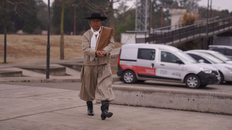 Desfile cívico, militar y gaucho por el aniversario del Éxodo Jujeño