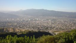 Peregrinación al Cerro de la Cruz: refuerzan la atención y siguen inscripciones para comerciantes Peregrinación al Cerro de la Cruz: refuerzan la atención y siguen inscripciones para comerciantes