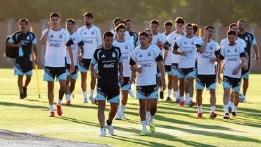Los jugadores que la AFA incluyó como respaldo además de los 26 convocados por Scaloni. Los jugadores que la AFA incluyó como respaldo además de los 26 convocados por Scaloni.