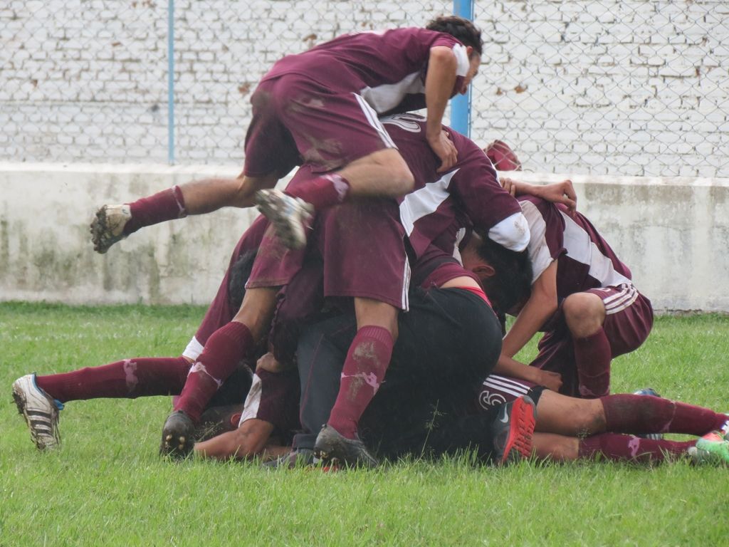 Festejando el gol de Laime