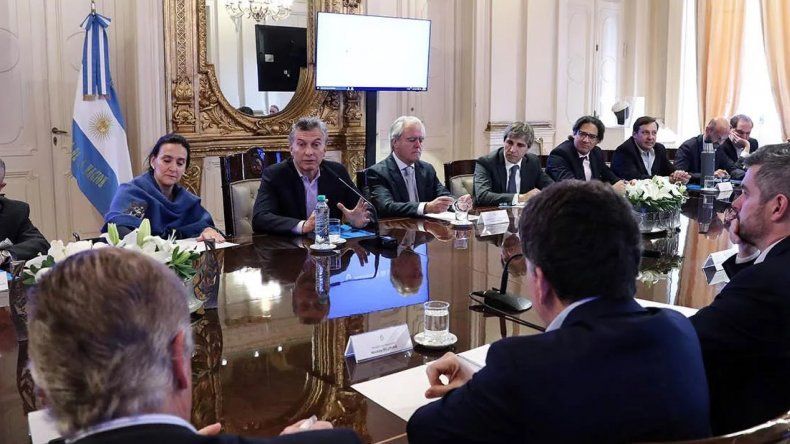 Los gobernadores negociaron un bono para los jubilados y el lunes se sesiona la reforma