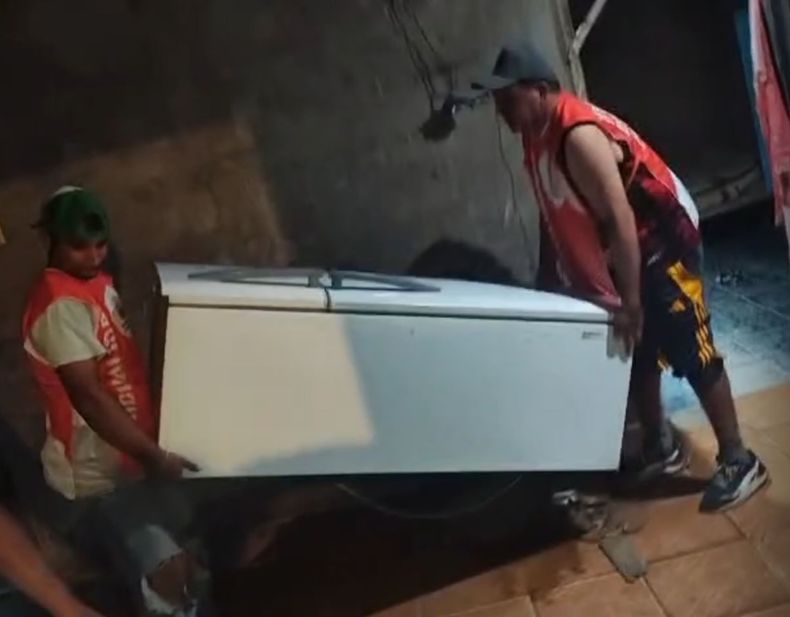 Los equipos de trabajo municipal ya se encuentran realizando las tareas de evacuación en la zona ribereña de la ciudad ante la creciente del Río Dulce