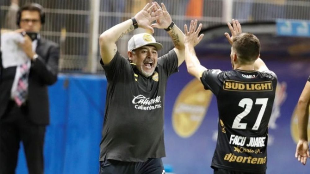 Con el pie derecho: Maradona debutó como DT del Dorados y con goleada