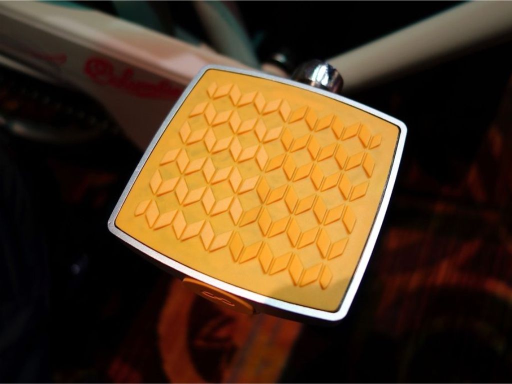 Pedal Connected Cycle