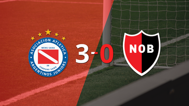 Newell`s cayó ante Argentinos Juniors con dos goles de José María Herrera