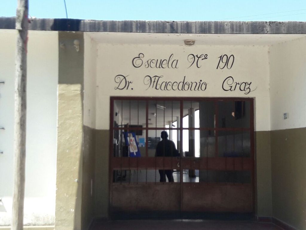 Escuela Macedonio Graz