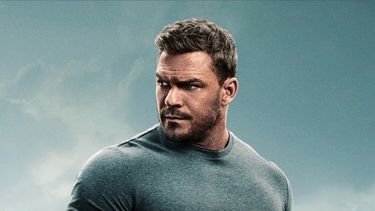 Alan Ritchson destaca la cantidad de peleas rodadas en la producción.