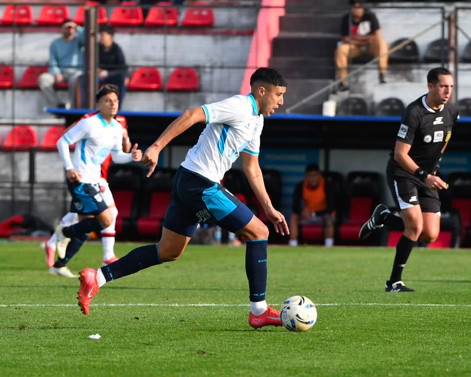 Gimnasia de Jujuy igualó 3 a 3 ante Patronato en Paraná por la Primera Nacional. Gallardo marcó dos goles y Cosaro convirtió el restante.