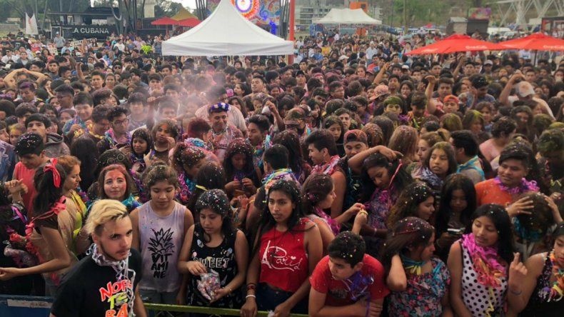 El carnaval llegó al Primavera Fan Fest con el grupo Chijra y Jasy Membi