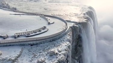 Impactantes imágenes de las Cataratas del Niágara semi congeladas