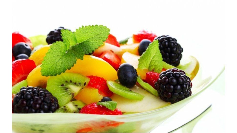 Kiwis, fresas y arándanos