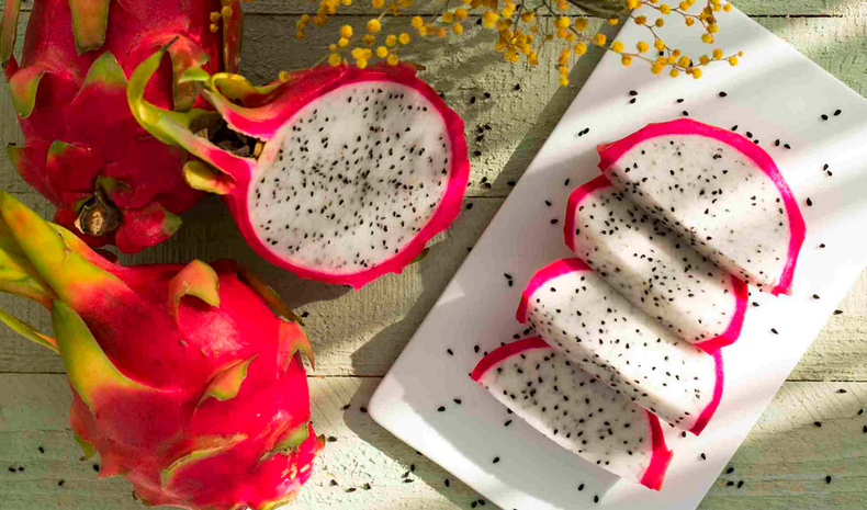 Pitahaya, conocida como fruta del dragón.