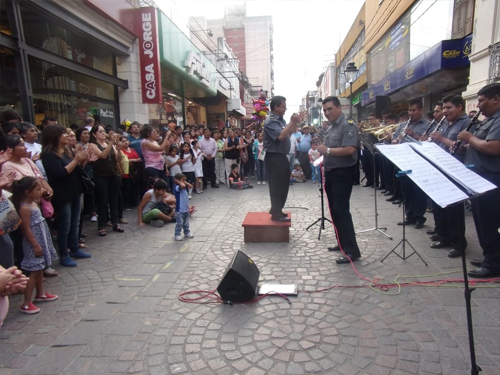 Retreta de la policía provincial