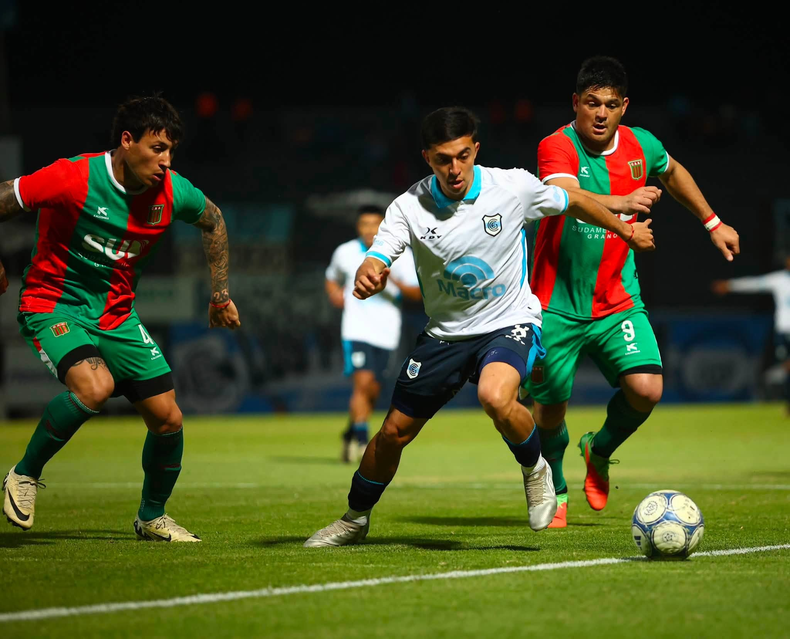 Gimnasia de Jujuy ante Agropecuario.