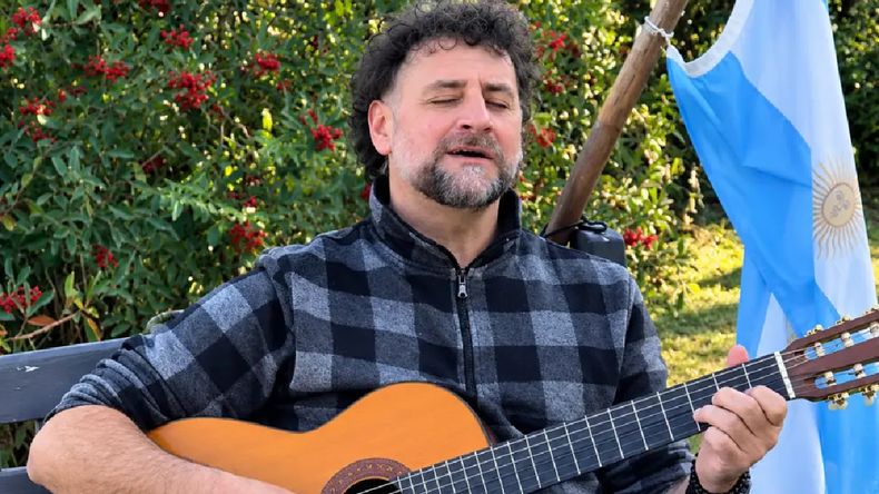 AgustínDay, el músico salteño que le cantará al papa León XIV