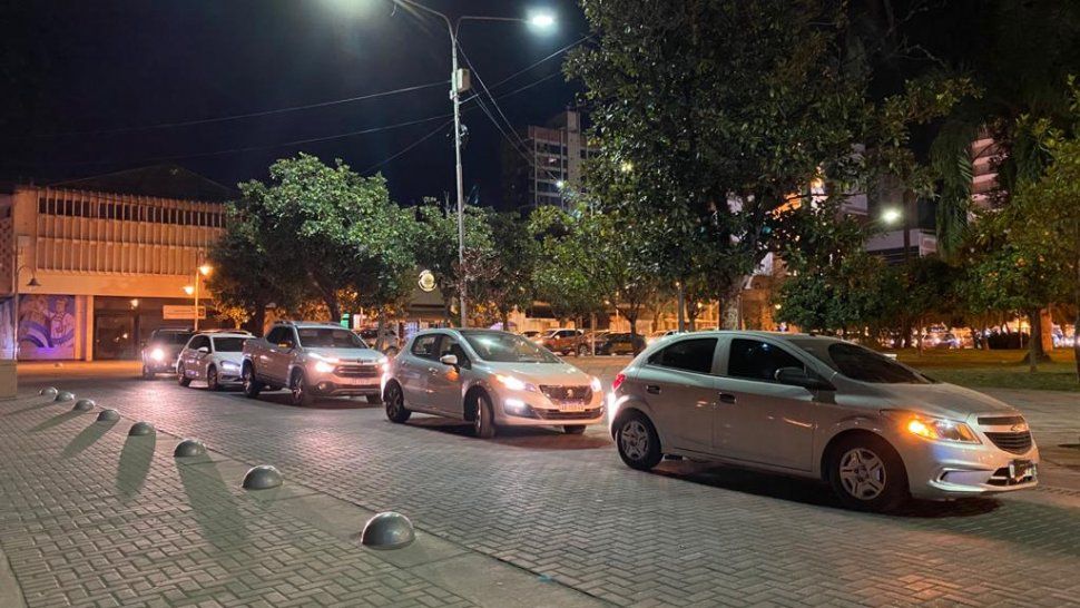 comerciantes realizaron un bocinazo en plaza belgrano