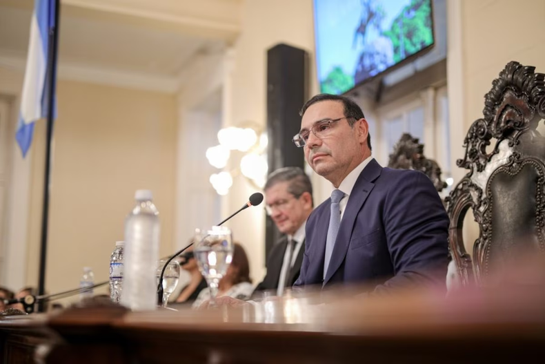 El gobernador correntino Gustavo Valdés, en la apertura de sesiones legislativas de su provincia este año. No podrá ser reelecto. Todavía no determinó si las elecciones serán desdobladas.