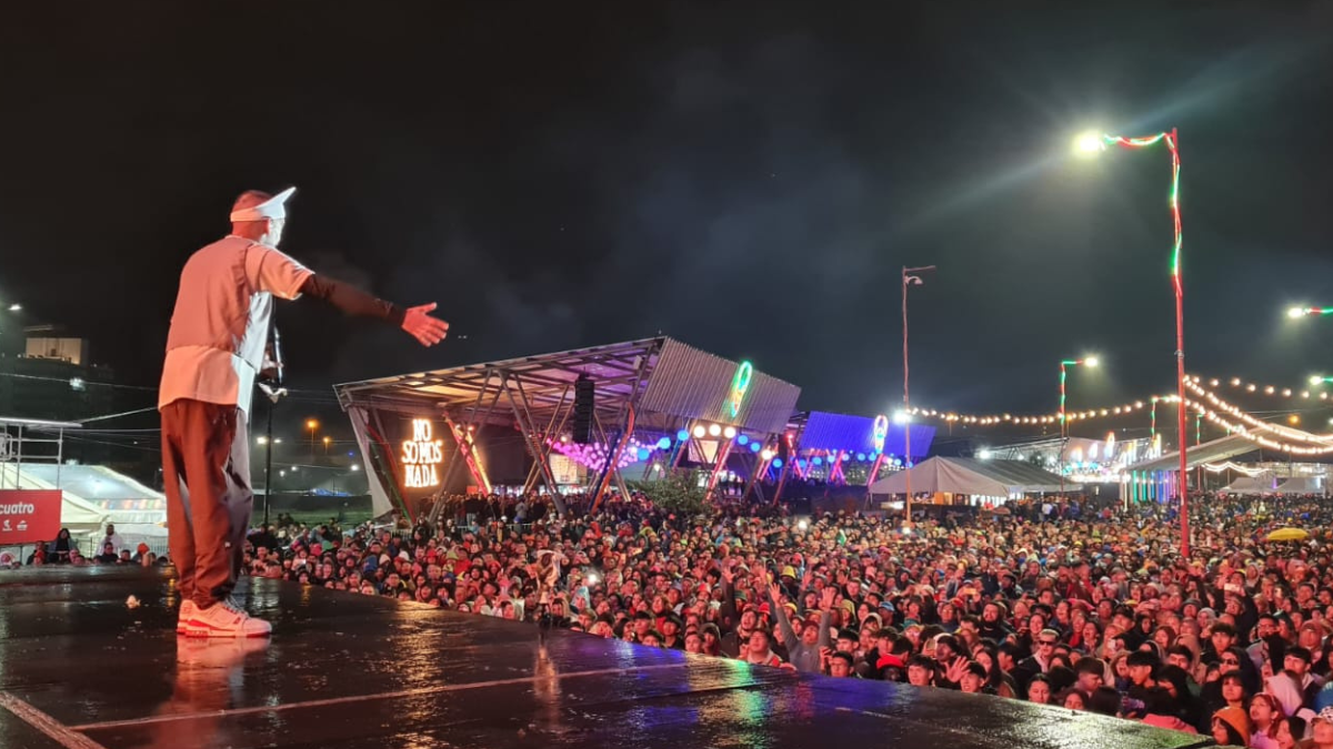 La Delio Valdez hizo bailar a todos en el Carnaval de Los Tekis