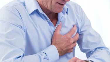 ¿Consumir suplementos de aceite de pescado aumenta el riesgo de ACV?