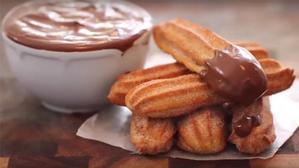 Nunca viene mal para una tarde de verano: churros al horno