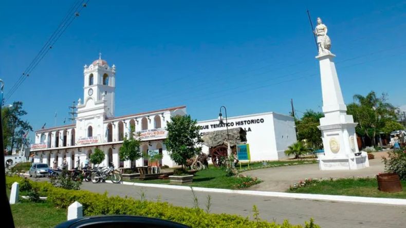 La familia también se puede divertir en su Balneario Municipal del pueblo.