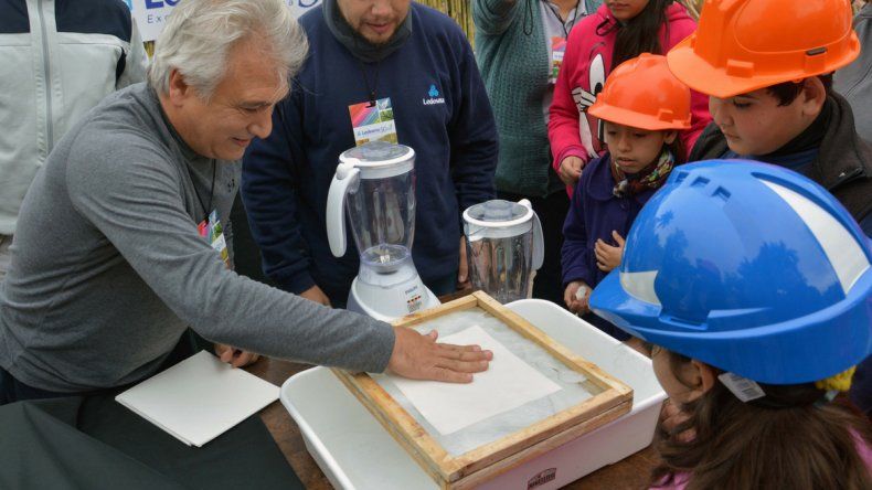 Papel: darán charlas para mas de 3 mil niños concientizando sobre el medioambiente