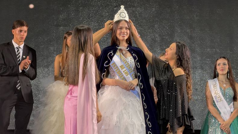 Constanza Lastra Errasti revivió su coronación: el detalle que la hizo llorar