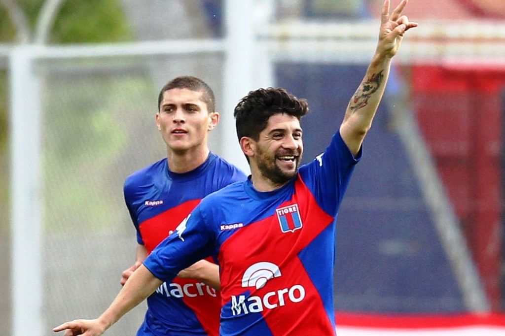 Tigre se aprovechó del cuervo