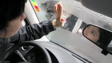 Cómo desempañar los vidrios del auto