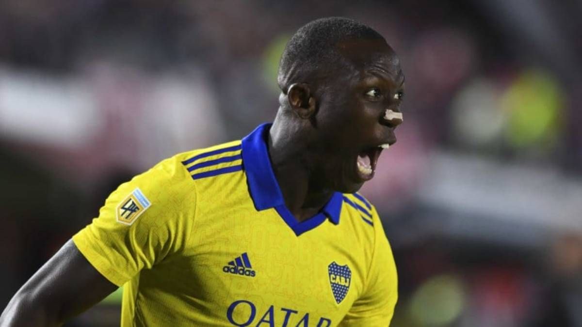 con gol de advincula, boca le gano a estudiantes
