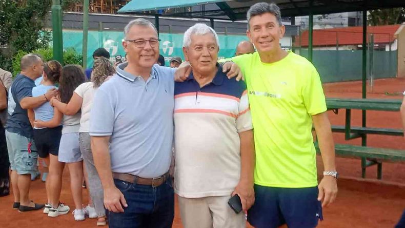 Homenaje a Hugo Salazar en el Lawn Tenis por los 50 años como socio