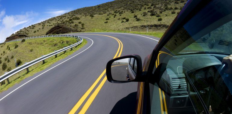 autos en ruta.jpg