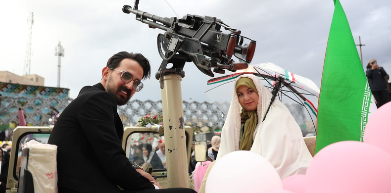 Irán armó un festival de casamientos públicos de parejas “dispuestas a sacrificarse” en el conflicto contra EE.UU. e Israel Irán armó un festival de casamientos públicos de parejas “dispuestas a sacrificarse” en el conflicto contra EE.UU. e Israel