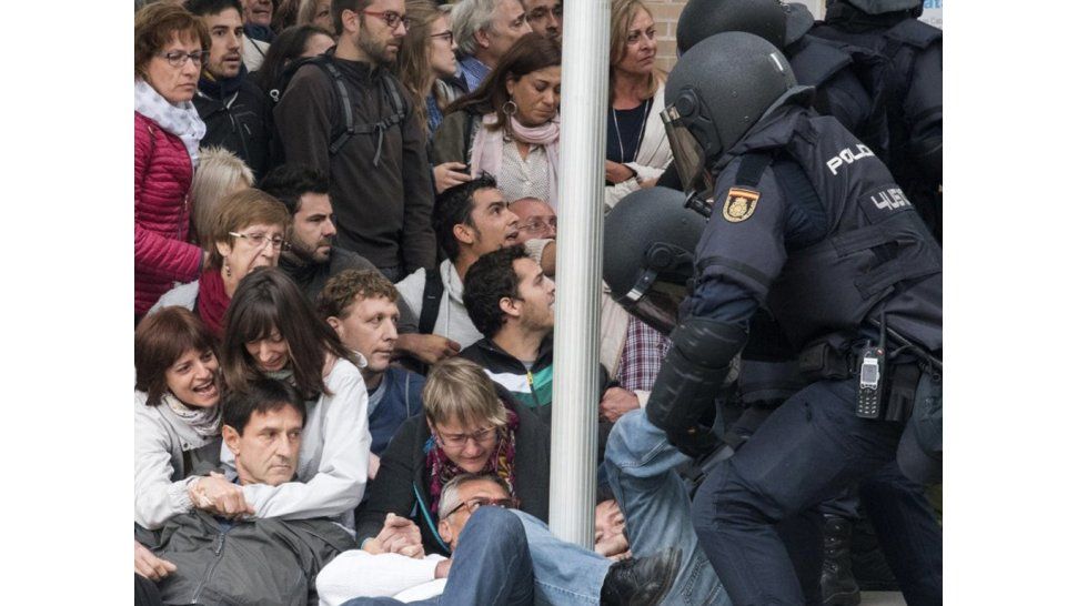 Referéndum con disturbios