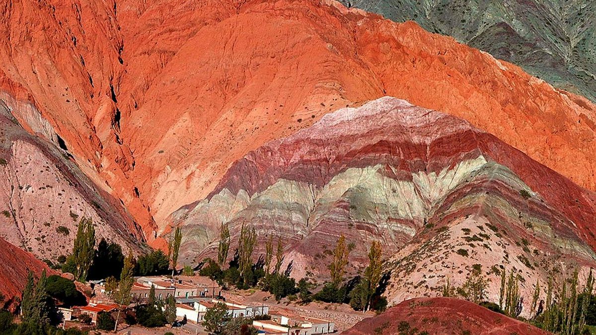 ¿Porqué el cerro característico de Purmamarca tiene tantos colores?