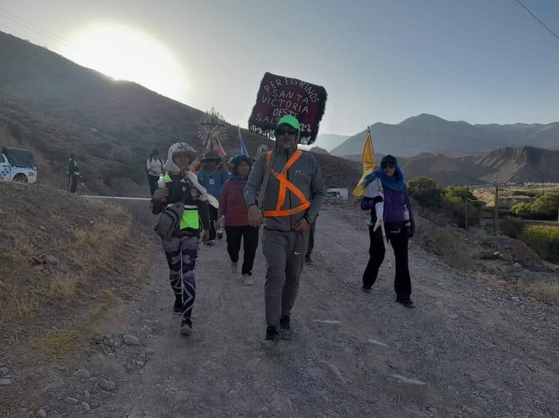 La primera peregrinación del Milagro avanza por la RN9 rumbo a Salta: fe y esperanza en camino