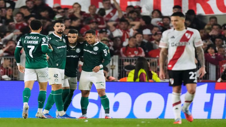 River va por la remontada ante Palmeiras para avanzar a semifinales en la Copa Libertadores.