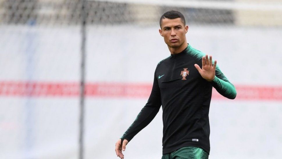 Ronaldo hizo callar a un grupo de nenes en el entrenamiento