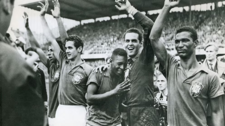 De la mano de un joven Pel&eacute;, Brasil fue campe&oacute;n en el Mundial de Suecia 1958. Luego repetir&iacute;a en Chile 1962 (AP)