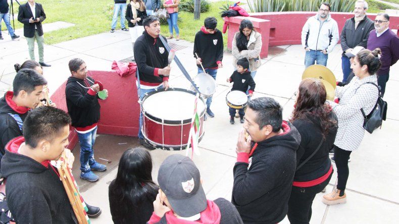 Realizarán el primer encuentro de Bandas de Sikuris en el Xibi Xibi