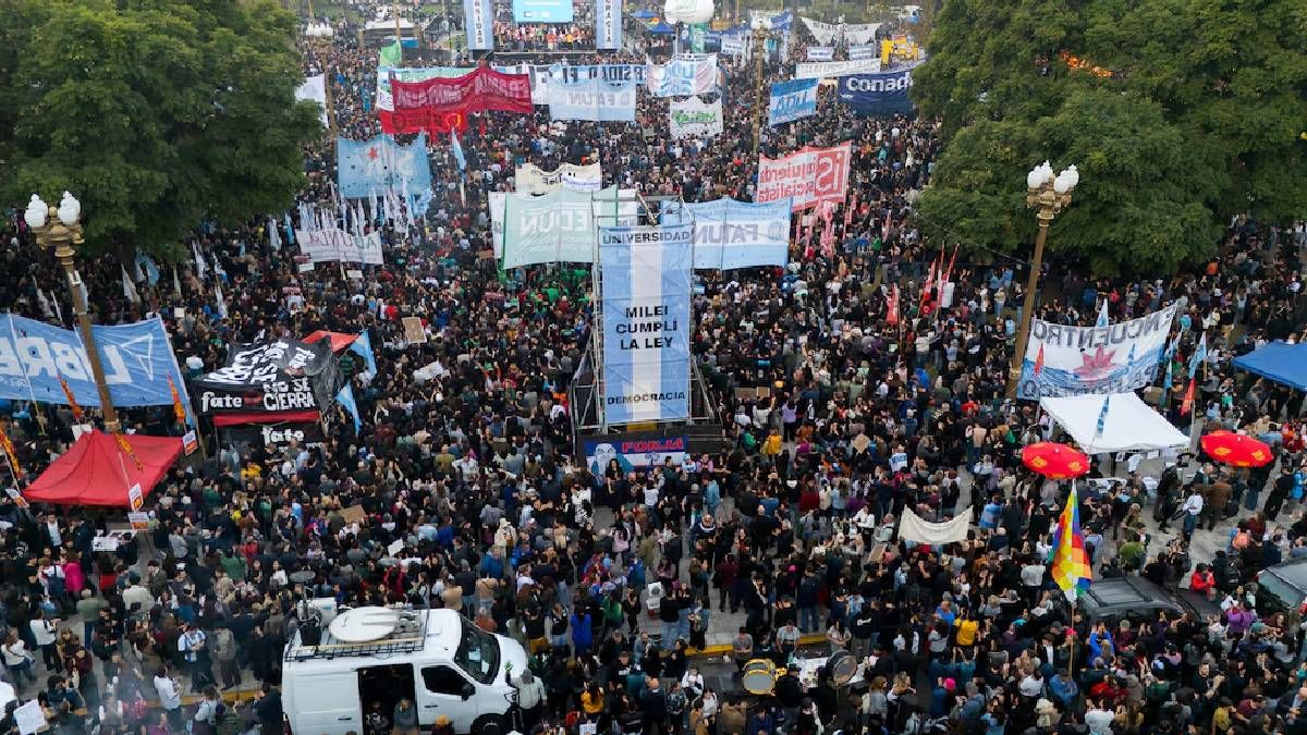 Marcha Universitaria y acto en Plaza de Mayo: La situación es crítica