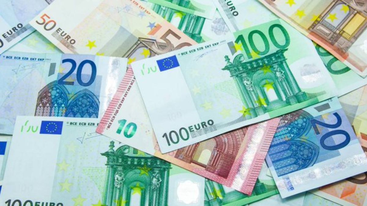 El euro cayó a su nivel más bajo de los últimos 20 años.
